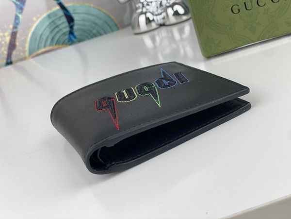 グッチ財布コピー内部構造